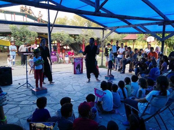 Magia con el corazón. Un viaje a los campos de refugiados en Grecia (IV)