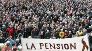 Concentración por unas Pensiones Dignas en la Plaza del Ayuntamiento de Sanse