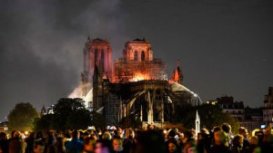 «Generosos» donantes para la reconstrucción de Notre Dame