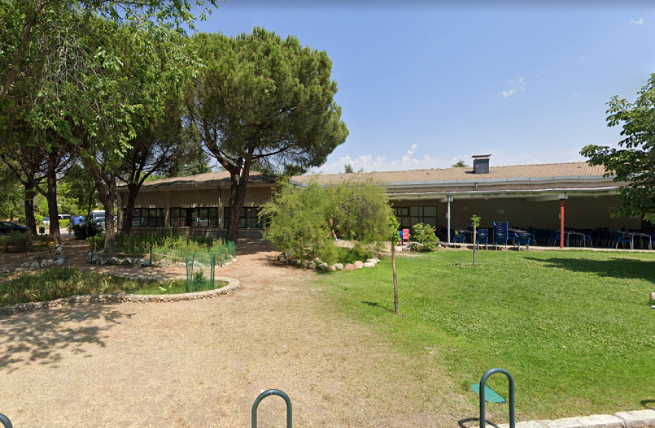 «Ni cuidan ni dejan cuidar». El gobierno de Ayuso desmantela la red pública de centros de protección de menores.