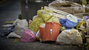 Huelga indefinida de limpieza y recogida de basuras en las Fiestas de Sanse.