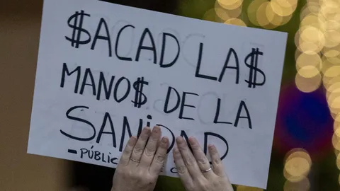 Las "inmensas" listas de espera en la sanidad madrileña siguen creciendo sacad
